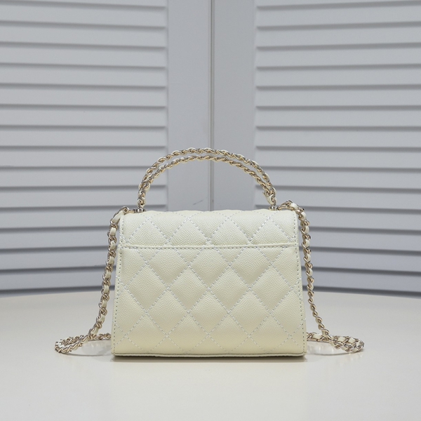 シャネルバッグ側面デザイン